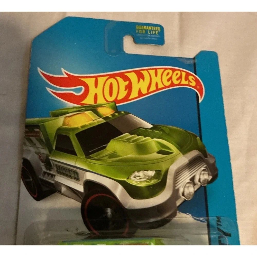 Hot Wheels Treasure Hunt Rescue Duty, Green; 2014 HW City Series‎ 47/250